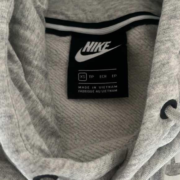 Women’s nike hoodie - Picture 4 of 4